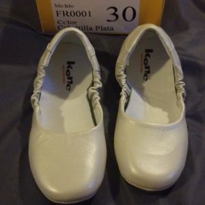 Silver (off-white)toddler shoes *NEW* Size 11 (30)